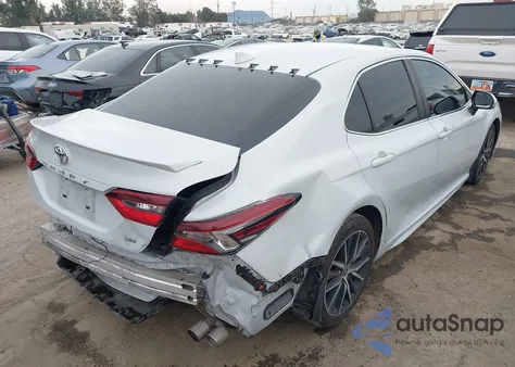 2022 Toyota Camry Se z USA, uszkodzony, nr VIN 4T1G11AK3NU036987